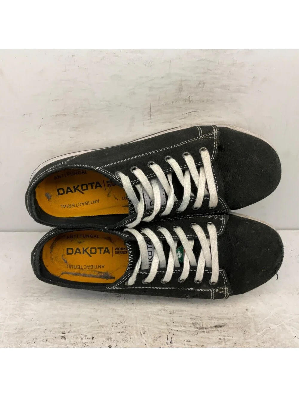 Dakota used shoes